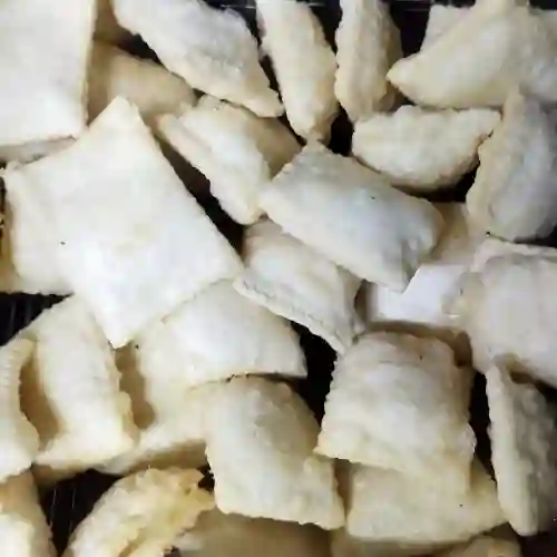 8 Un Empanadas de Coctel Queso Orégano