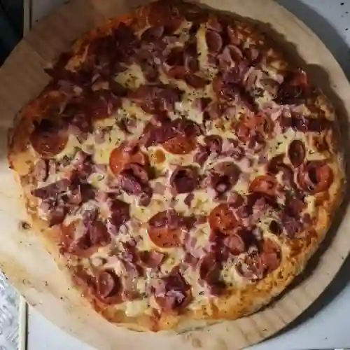 Pizza Todas Las Carnes Mediana