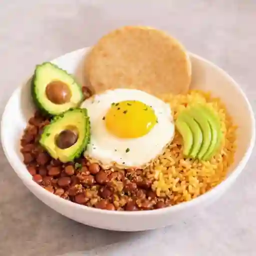 Calentado De Frijol Con Chicharron