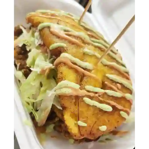 Patacón de Pollo Mechado