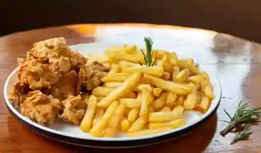 Chicharron de Pollo con Papa Frita Natural