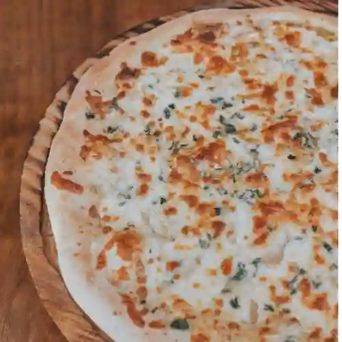Pizza Familiar Too Mach
