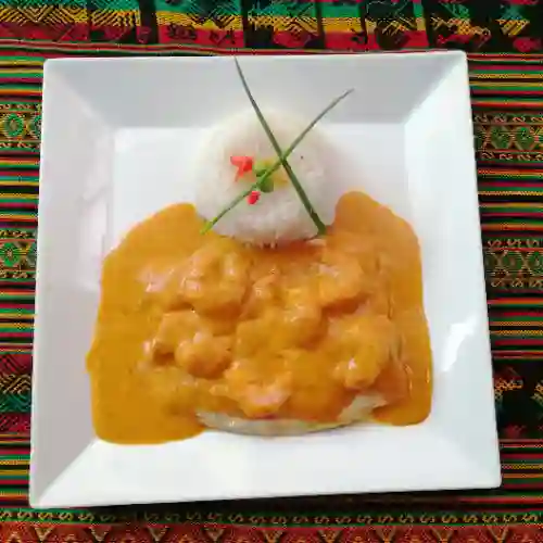 Pescado con Salsa de Camarones