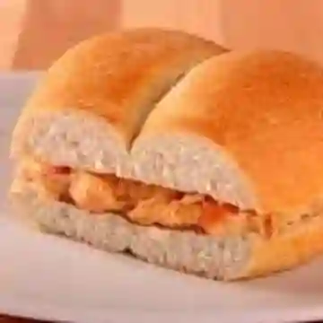 Sándwich Marraqueta Ave Pimentón