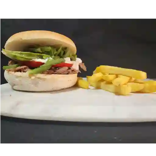 Churrasco con papas fritas