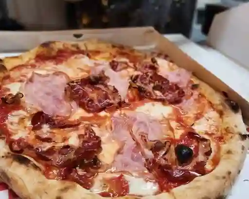 Quattro Carni ( Pizza Familiar 36 Cms.)