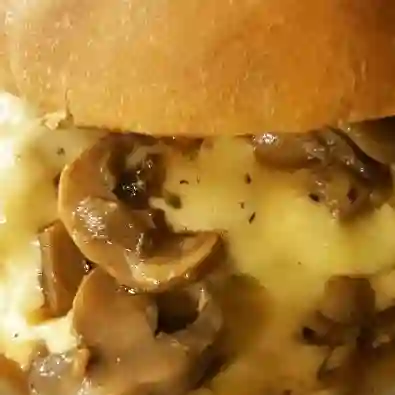 Churrasco Luco Champiñon / Papas Fritas