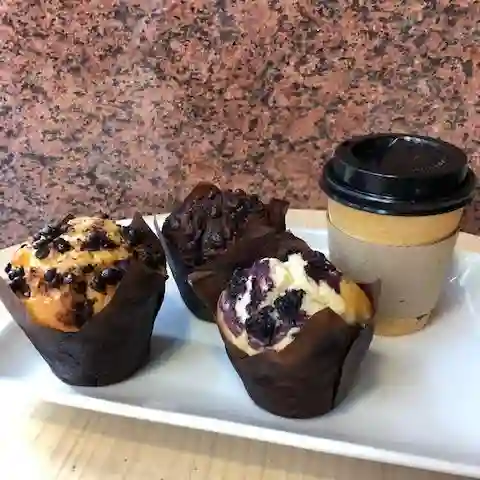 Desayuno Muffin y Café Cortado Simple