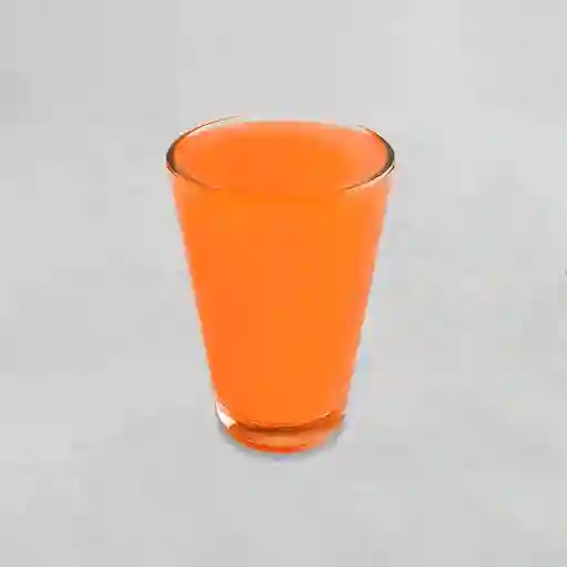 Agua de Piña, Frutilla y Limón sutil