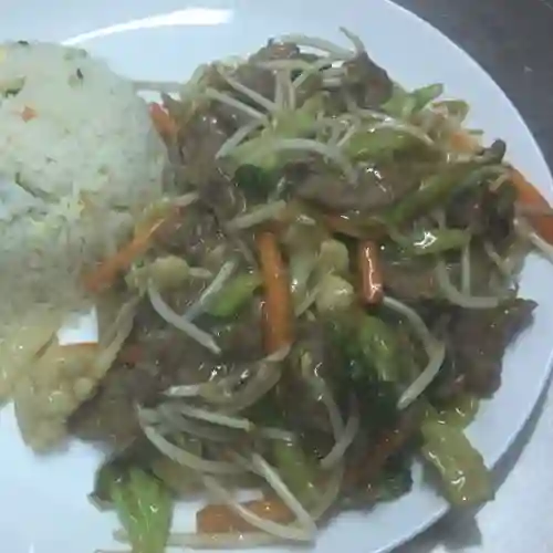 Chapsui de Carne con Arroz