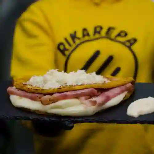 Cachapa de Jamón y Queso