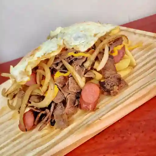 Chorrillana con Carne de Lomito