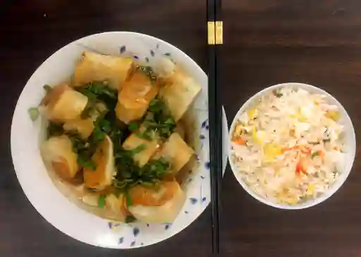 Arrollado de marisco con arroz chaufan