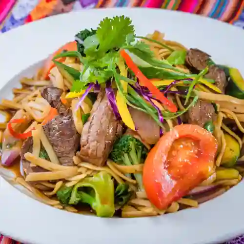 Tallarín Saltado Carne