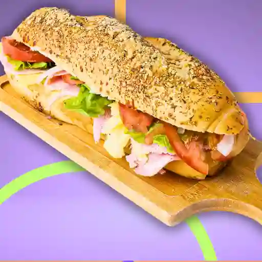 Sandwich de jamón, queso y vegetales