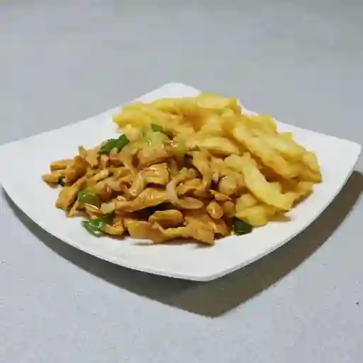 Pollo mongoliano con papas fritas
