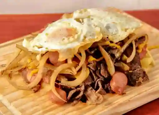 Chorrillana con Carne de Vacuno