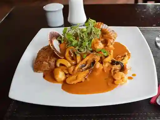 Tacu Tacu en Salsa de Mariscos