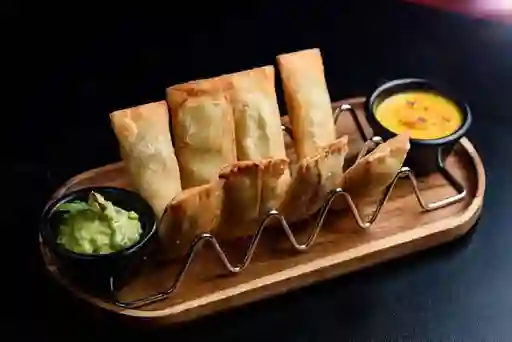 Tequeños de Lomo Saltado