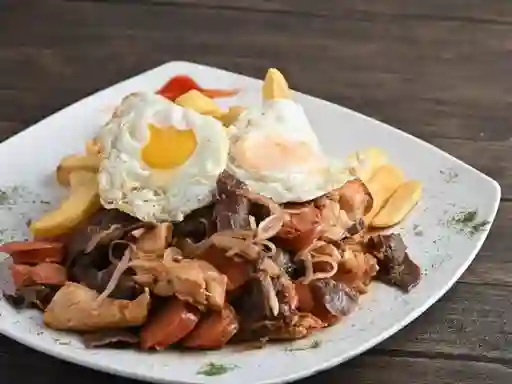 Chorrillana de Carne y Pollo