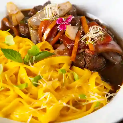 Fetuccini a la huancaina c/ lomo saltado