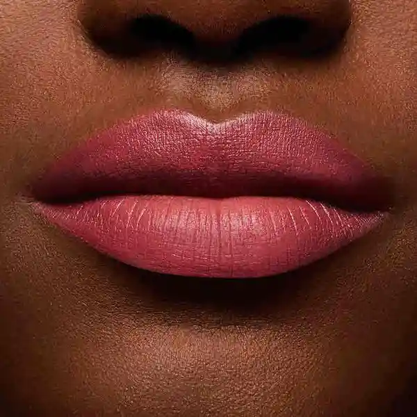 Kiss Mac Labial Powdera Little Tamed