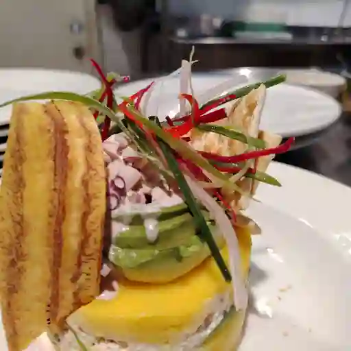 Causa de pulpo al olivo