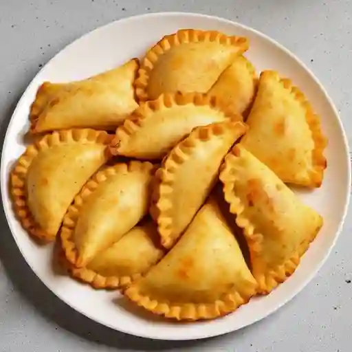 15 Empanadas De Queso Medianas De 12 Cm