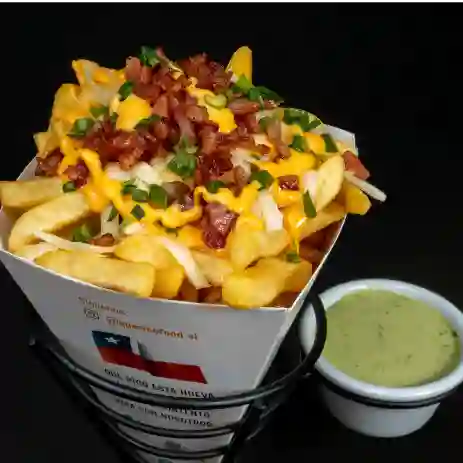 Papas Bastón en Cono Topings y 2 Salsas
