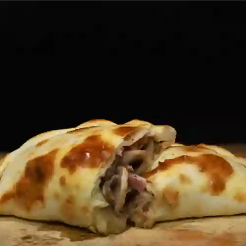 Empanada Mechada de Lujo