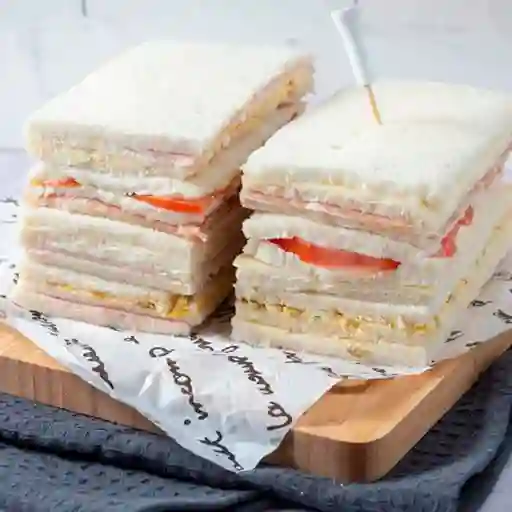 Docena de sándwiches de miga