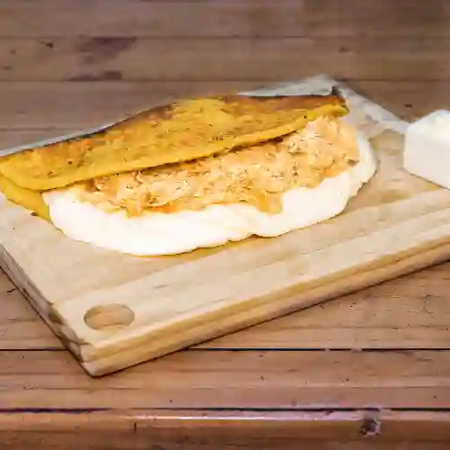 Cachapa con Pollo Mechado y Queso de Mano