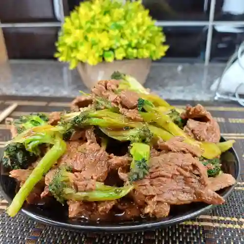 Carne con Brócoli