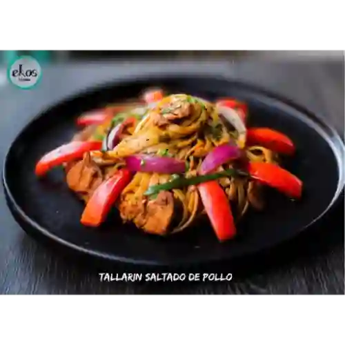 Tallarin Saltado de Pollo