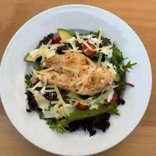 Ensalada pollo y parmesano