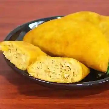 Empanada Pollo Mechada