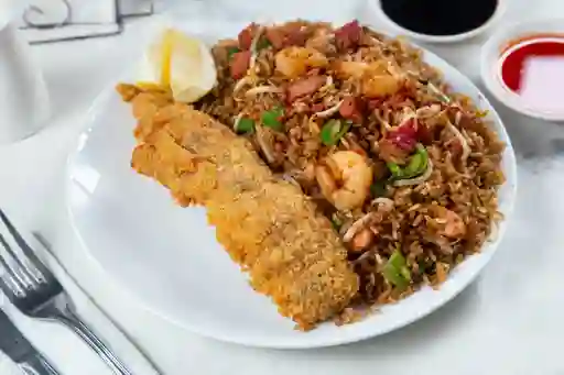 Arroz Chino Especial con Merluza Apanada