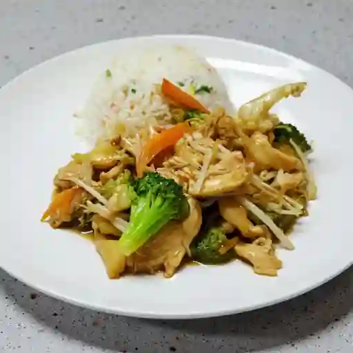 Chapsui de pollo con arroz