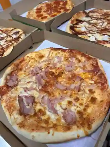 Combo 1 Pizza de 32 Cm Bebida 355 ml