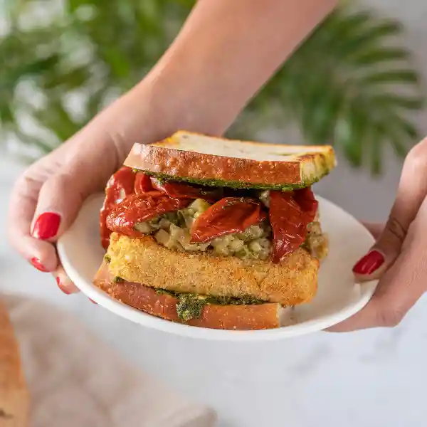 Sándwich Tofu Crocante Vegano