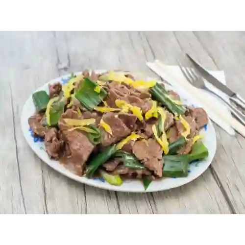 Carne Mongoliana con Tallarines Chinos