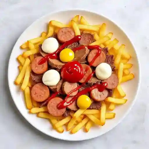 Salchipapas con Carne de Lomito