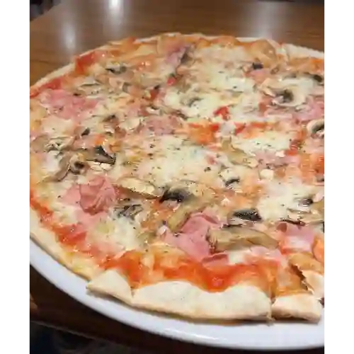 Pizza Proscuito Cotto E Funghi Mediana