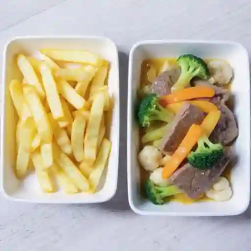 Chapsui de carne con papa frita