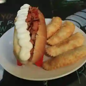 Hotdog Español y 4 Empanaditas de Queso