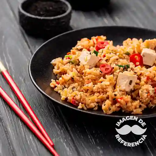 Tuto al horno con arroz y papas fritas