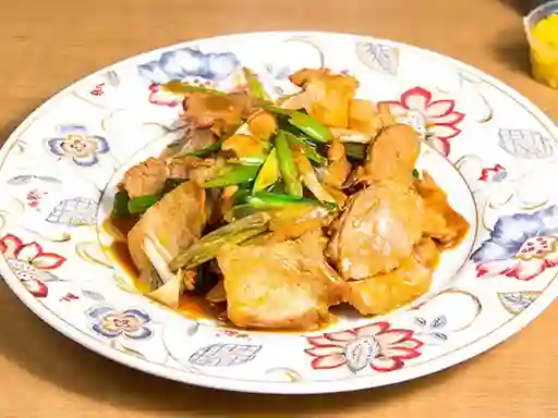 Cerdo Asado con Cebollín