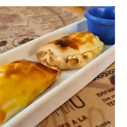 Empanaditas de ají de gallina