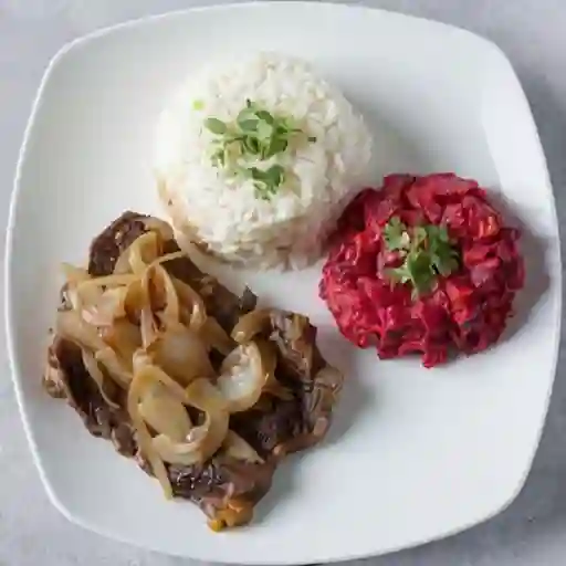 Bistec de lomo liso encebollado