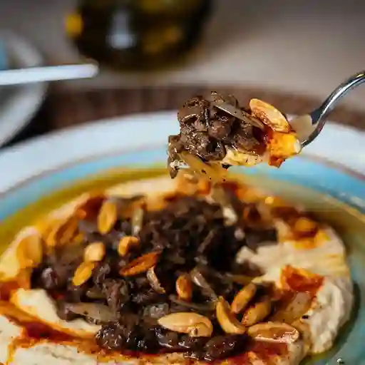 Hummus con Carne